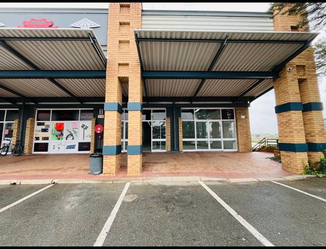 300M² RETAIL TO LET IN FOURWAYS